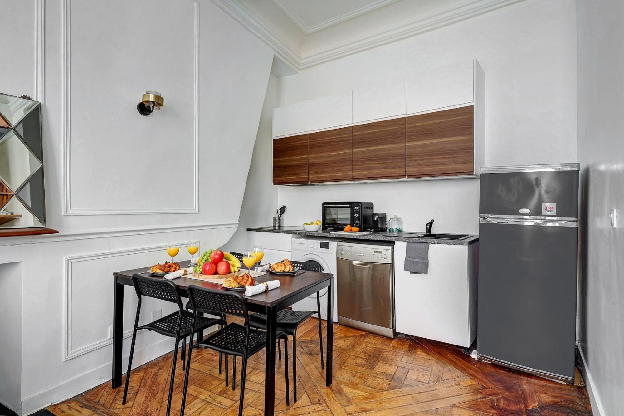 Eiffel Tower & Invalides - 1br - Cityapartmentstay Appartamento Parigi