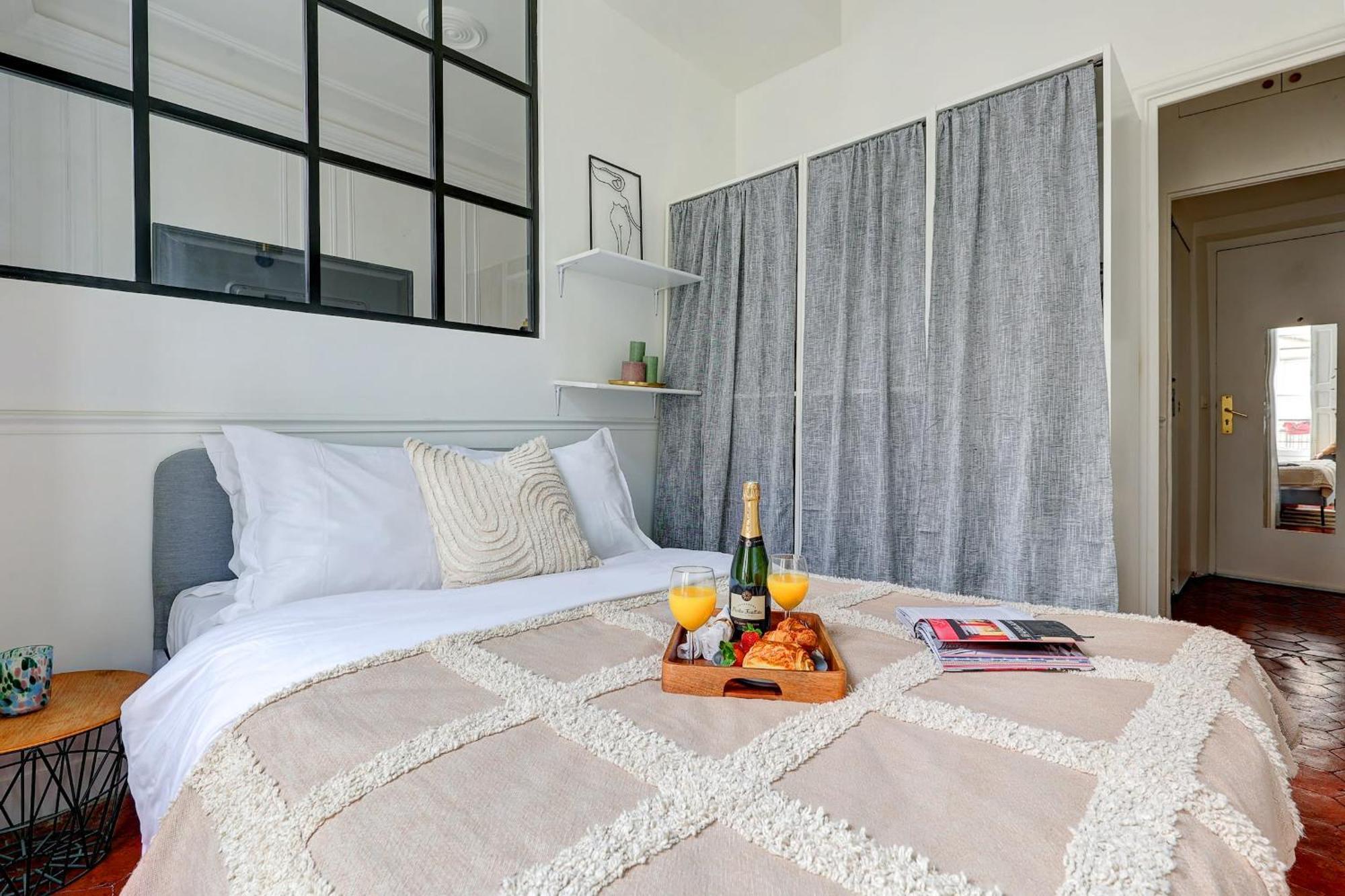 Eiffel Tower & Invalides - 1br - Cityapartmentstay Appartamento *