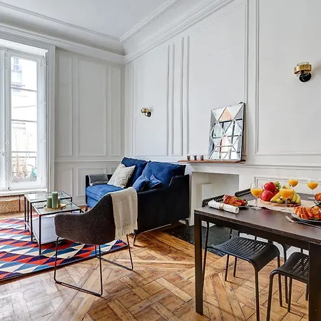 Eiffel Tower & Invalides - 1br - Cityapartmentstay Apartment
